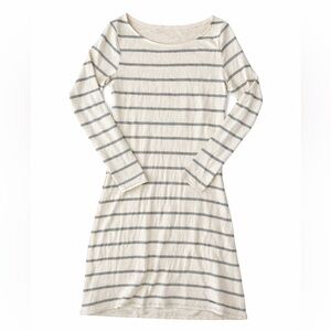 Ambercrombie & Fitch: Y2K lace grey & white mini long sleeve dress